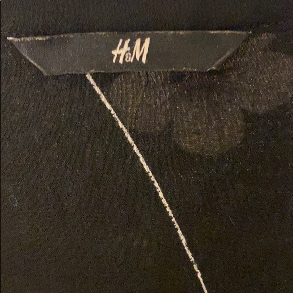 H&M - Black floral print dress with long sleeves - Picture 2 of 6